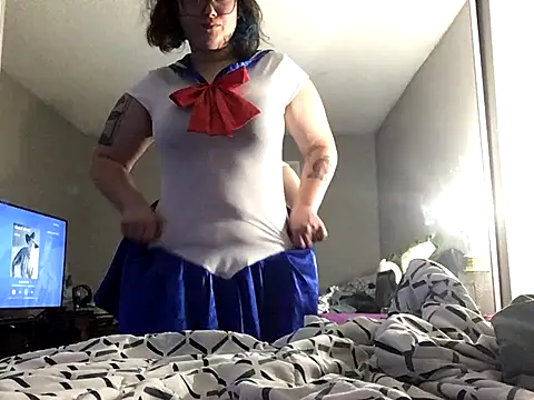 paigeycakes online show from October 22, 7:08 am