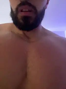 Snapshot of magnumchris chatting on February 5, 2:22 pm magnumchris online show from February 5, 2:22 pm