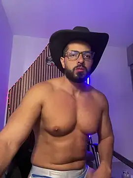 Snapshot of magnumchris chatting on February 12, 9:32 pm magnumchris online show from February 12, 9:32 pm