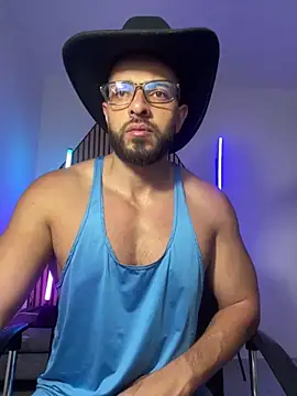 Snapshot of magnumchris chatting on February 20, 11:00 am magnumchris online show from February 20, 11:00 am