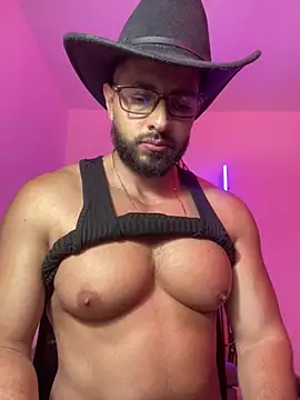 Snapshot of magnumchris chatting on February 23, 11:24 pm magnumchris online show from February 23, 11:24 pm