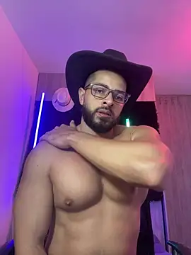 Snapshot of magnumchris chatting on February 26, 11:42 am magnumchris online show from February 26, 11:42 am