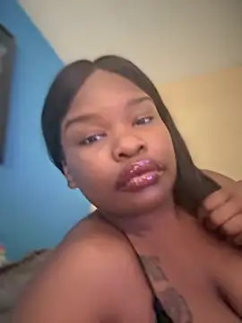 Snapshot of succubusebony chatting on October 18, 8:20 pm succubusebony online show from October 18, 8:20 pm