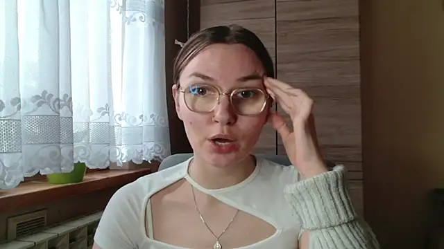 LooveELLYx online show from October 27, 11:58 am