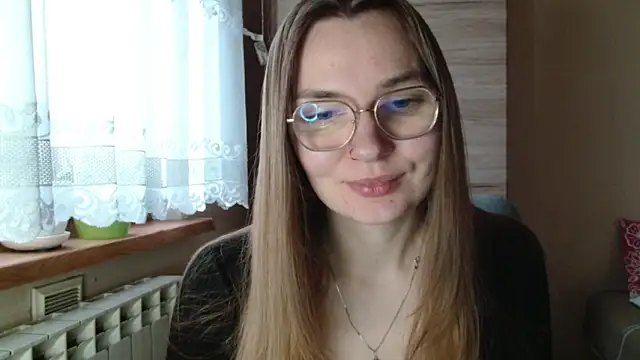 LooveELLYx online show from December 5, 7:28 am