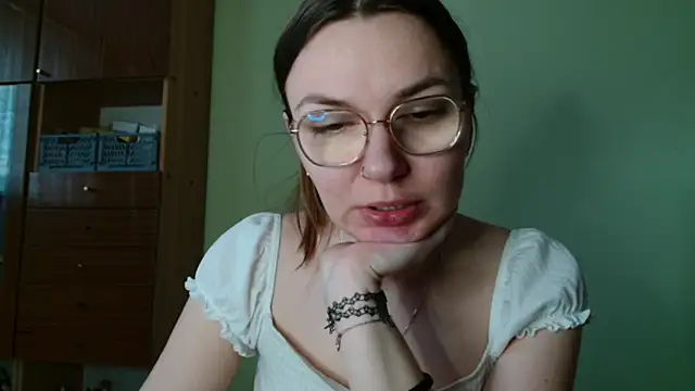 LooveELLYx online show from January 16, 7:34 am