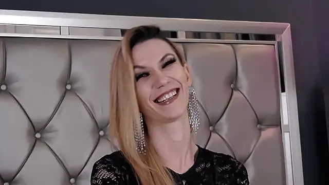 MayaHale online show from March 19, 12:09 pm