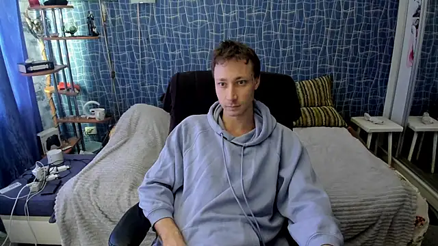 CuteBoy228 online show from April 11, 9:35 am