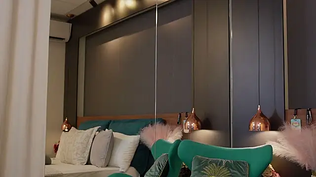 EmilyTrix online show from April 22, 10:55 pm