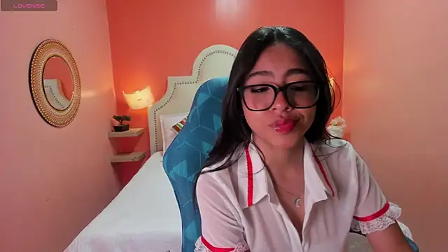 Snapshot of Sky_winter chatting on November 24, 2:50 pm Sky winter online show from November 24, 2:50 pm