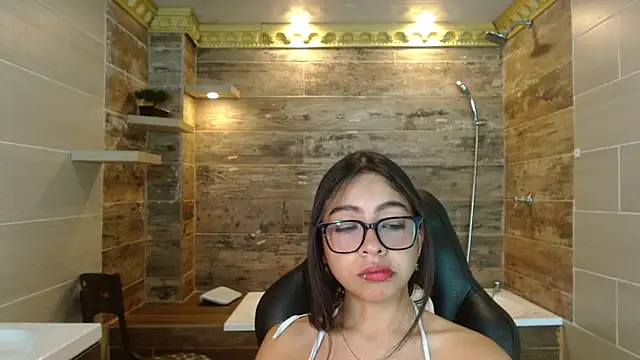 Snapshot of Sky_winter chatting on January 6, 2:21 pm Sky winter online show from January 6, 2:21 pm