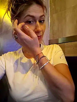 CelynaRoss online show from January 18, 10:41 am