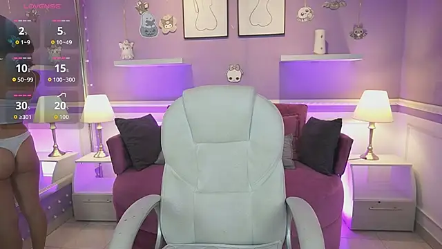 Snapshot of DahliaGrey chatting on October 25, 11:40 am DahliaGrey online show from October 25, 11:40 am