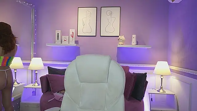 Snapshot of DahliaGrey chatting on November 8, 11:43 am DahliaGrey online show from November 8, 11:43 am