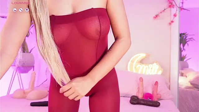 Snapshot of mili_moon_ chatting on October 12, 12:37 pm mili moon online show from October 12, 12:37 pm