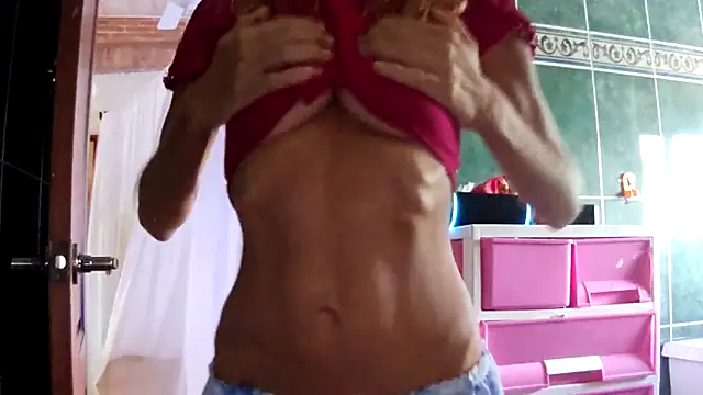 Snapshot of LunaNatural chatting on October 15, 8:53 pm LunaNatural online show from October 15, 8:53 pm