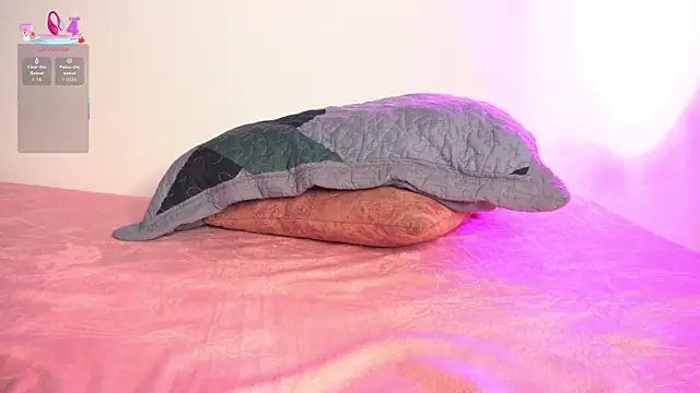 Snapshot of pocahotass_11 chatting on October 29, 11:12 am pocahotass 11 online show from October 29, 11:12 am