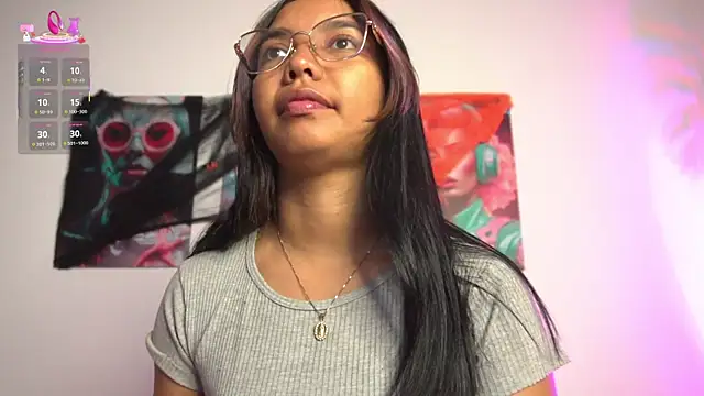 Snapshot of pocahotass_11 chatting on October 31, 11:11 am pocahotass 11 online show from October 31, 11:11 am