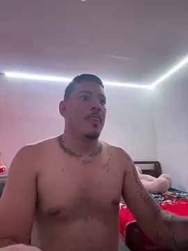 Snapshot of saiff_bomparker chatting on February 6, 6:07 am saiff bomparker online show from February 6, 6:07 am