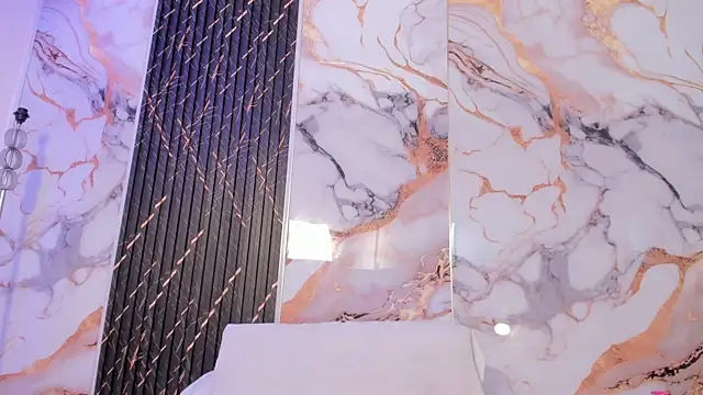 Snapshot of MartiinaRosse chatting on October 20, 7:58 pm MartiinaRosse online show from October 20, 7:58 pm