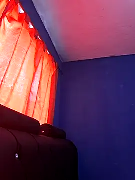 Hanna Kieran online show from November 14, 2:05 pm