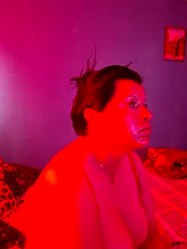 Hanna Kieran online show from December 1, 3:17 pm