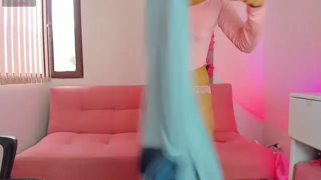 Danesacronin online show from November 20, 8:30 pm