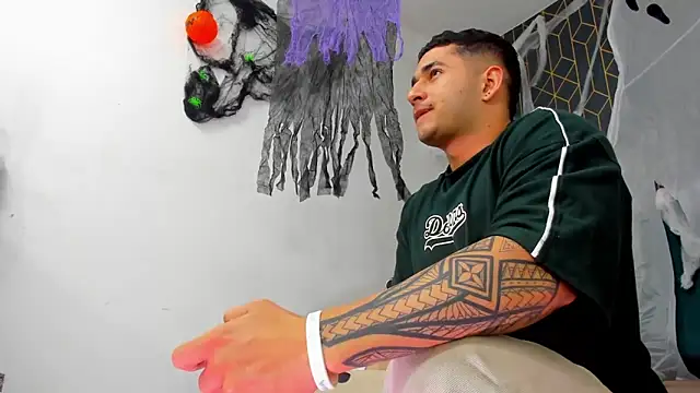 king falconer online show from October 14, 4:02 am