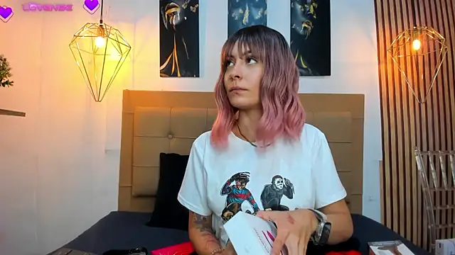 alesziarose online show from September 13, 7:46 pm