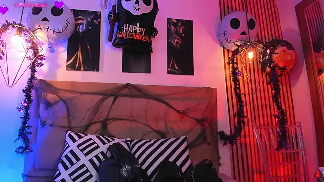 alesziarose online show from October 9, 7:56 pm