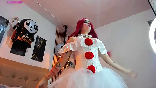 alesziarose online show from October 31, 8:43 pm