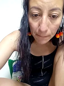 Snapshot of Oriana111 chatting on December 16, 12:21 pm Oriana111 online show from December 16, 12:21 pm