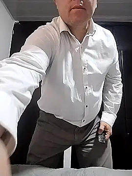 BigCristh79 online show from October 16, 5:36 pm