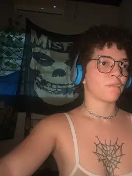 CamillyBlum online show from June 12, 10:30 pm