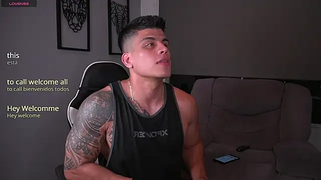 tyler muscle1 online show from October 7, 12:19 am