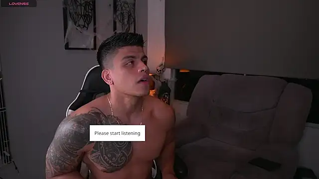 Snapshot of tyler_muscle1 chatting on October 11, 2:22 am tyler muscle1 online show from October 11, 2:22 am