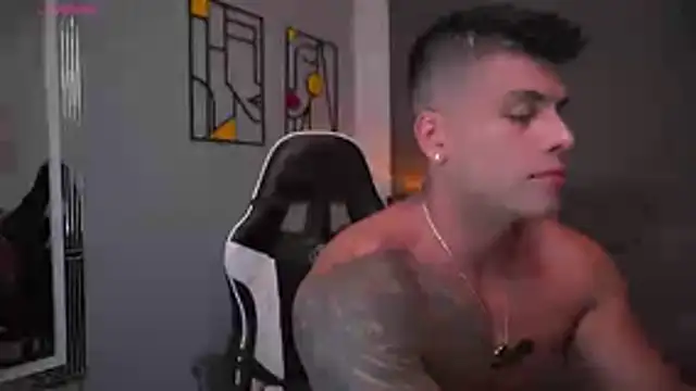 tyler muscle1 online show from April 15, 4:08 am