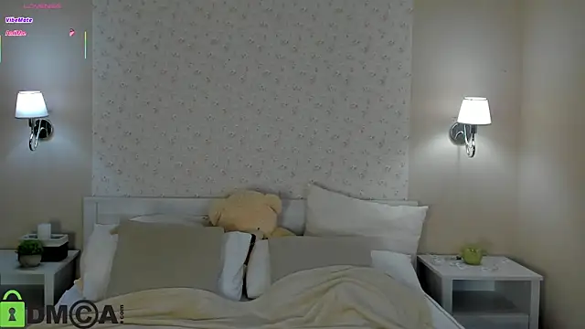 Chloee White online show from April 10, 9:25 am