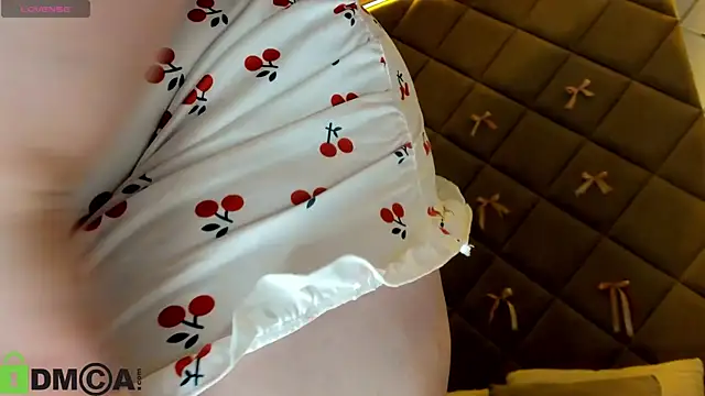 Chloee White online show from April 13, 9:15 am