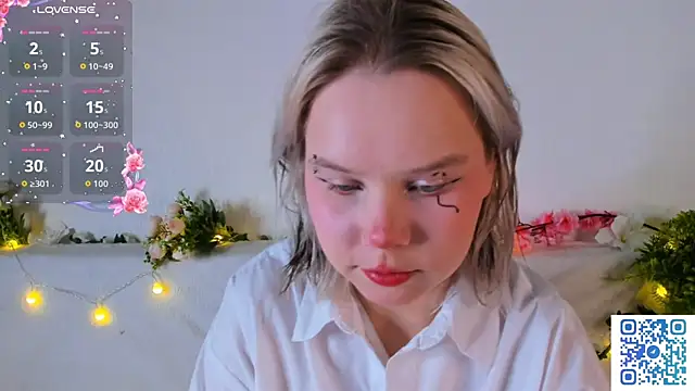 Snapshot of girlllsooft chatting on November 1, 1:29 am girlllsooft online show from November 1, 1:29 am