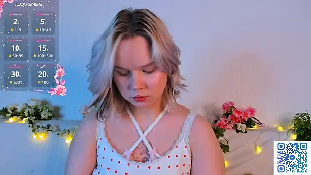 Snapshot of girlllsooft chatting on November 11, 1:27 am girlllsooft online show from November 11, 1:27 am