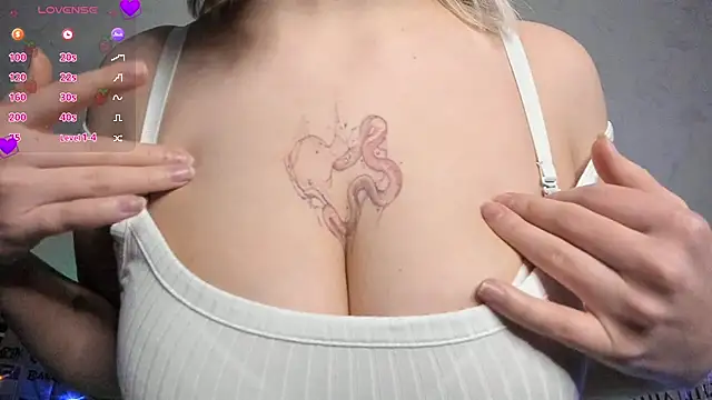 girlllsooft online show from February 1, 1:04 am