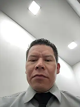 Snapshot of Manu0586 chatting on November 4, 12:32 am Manu0586 online show from November 4, 12:32 am