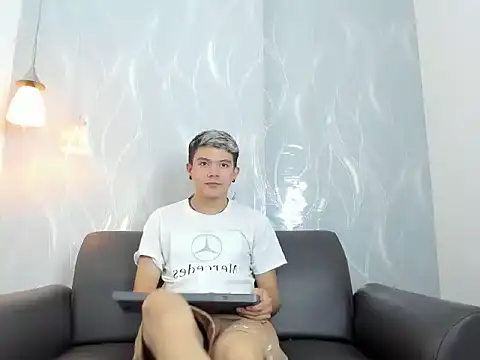 Snapshot of AndyFame1 chatting on February 15, 12:03 pm AndyFame1 online show from February 15, 12:03 pm