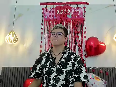 Snapshot of AndyFame1 chatting on February 16, 6:15 pm AndyFame1 online show from February 16, 6:15 pm