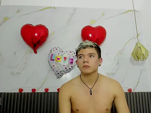 Snapshot of AndyFame1 chatting on February 18, 6:26 pm AndyFame1 online show from February 18, 6:26 pm