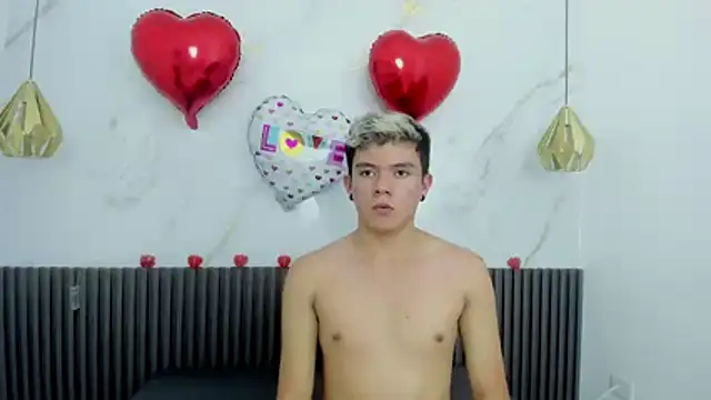 Snapshot of AndyFame1 chatting on February 21, 5:36 pm AndyFame1 online show from February 21, 5:36 pm