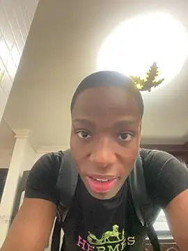 Snapshot of CharlesBrown_ chatting on May 7, 12:21 pm CharlesBrown online show from May 7, 12:21 pm