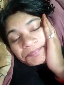 Snapshot of couple_71 chatting on November 28, 8:11 pm couple 71 online show from November 28, 8:11 pm