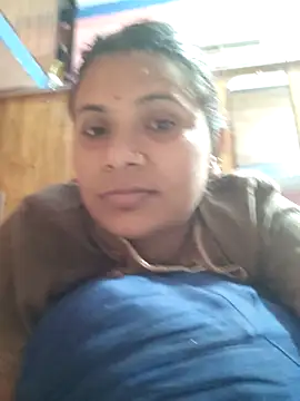 Snapshot of couple_71 chatting on June 9, 10:38 am couple 71 online show from June 9, 10:38 am